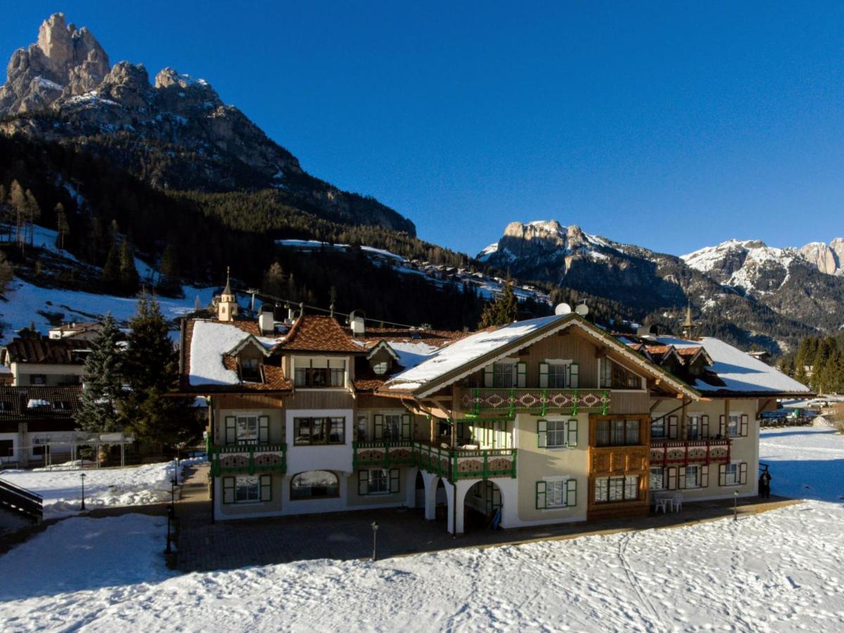 Residence Holiday Pozza di Fassa Exteriör bild