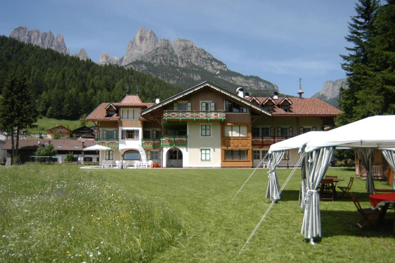 Residence Holiday Pozza di Fassa Exteriör bild