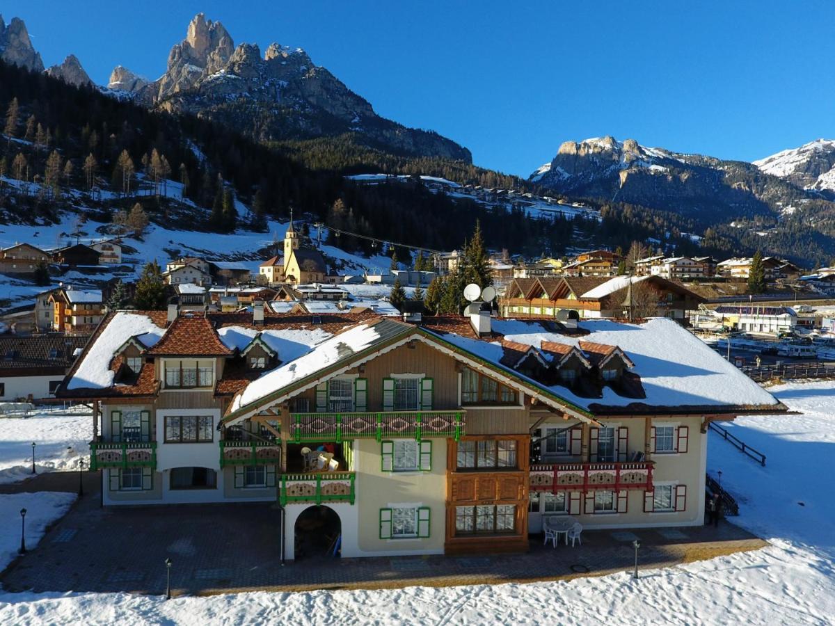 Residence Holiday Pozza di Fassa Exteriör bild